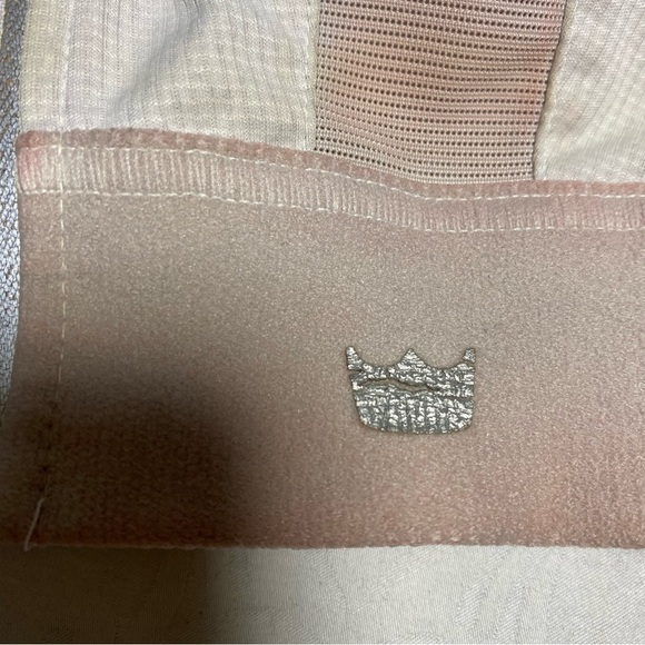 SHEFIT Ultimate Sports Bra in size Luxe (large) White, Tie Dyed in Great Shape - Picture 10 of 16